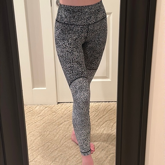 Lulelemon Leggings, size 4 - Picture 1 of 3